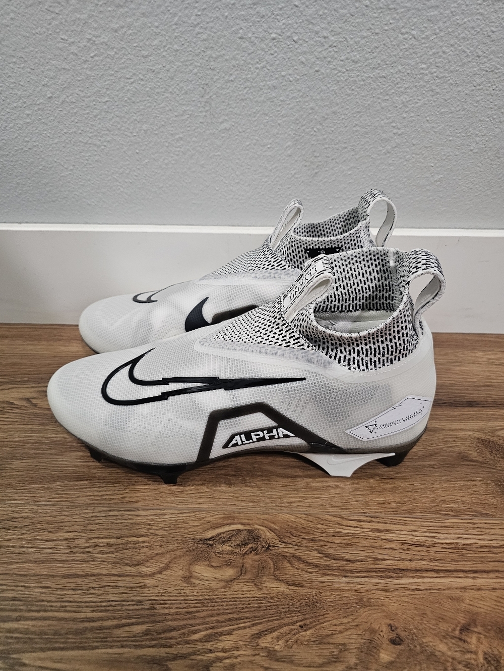 Nike Alpha Menace Elite 3 Ghost White Football Cleats Men's Size 10.5 CT6648-100